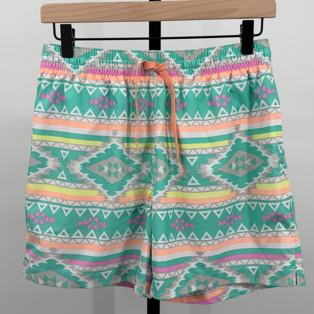 Chubbies En Fuegos Mens 5.5 Swim Trunks 4 Way Stretch Aztec Print Lined